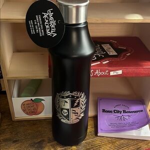 The Umbrella Academy, Dark Horse Comics Black Stainless Steel Water Bottle